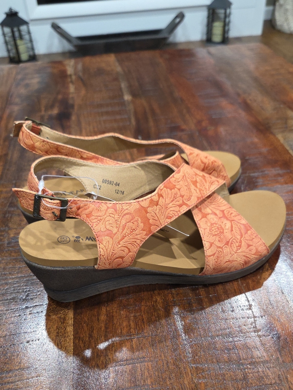 Bearpaw Wedge Sandals NWT
